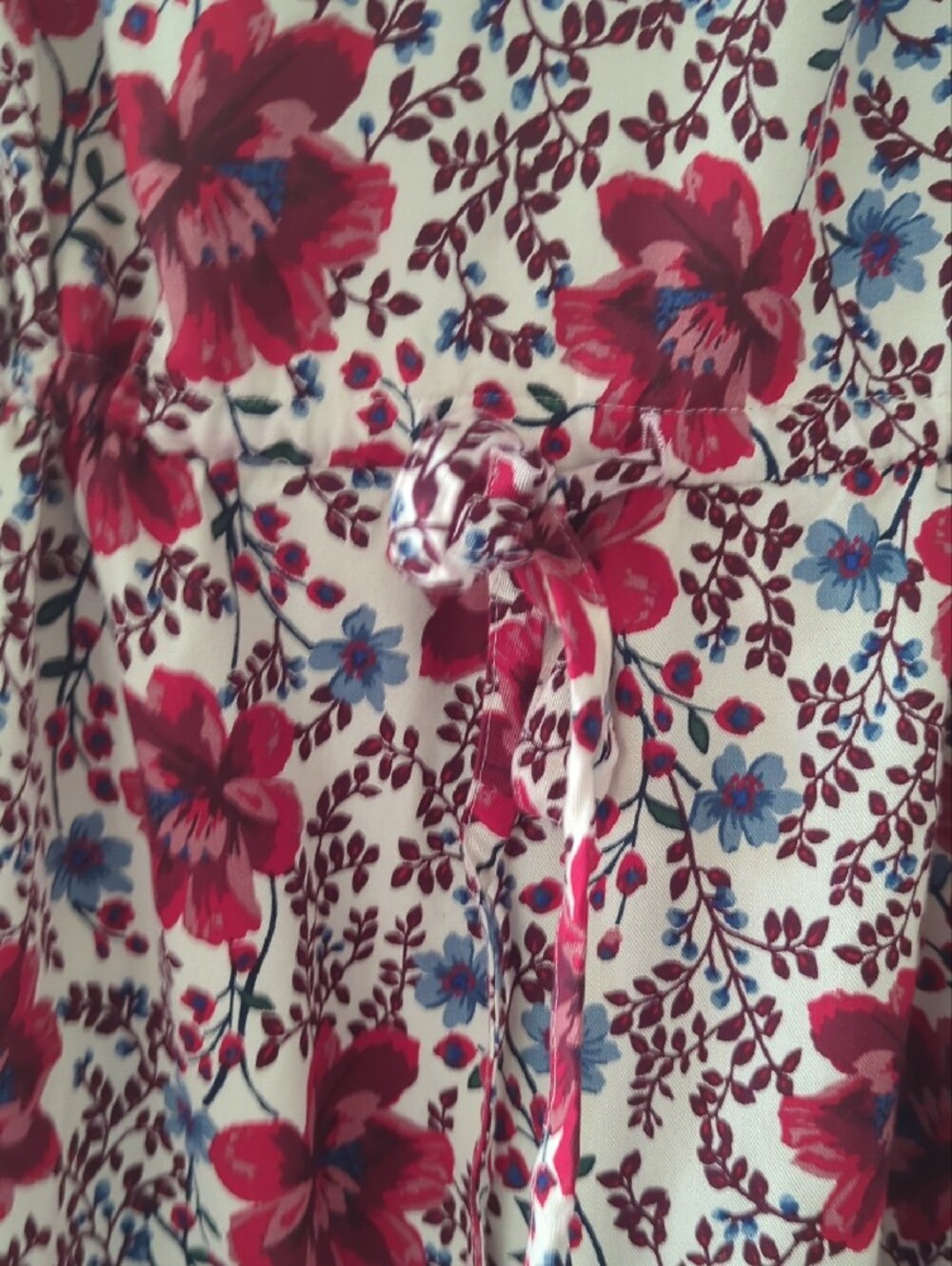 Old Navy Cream Floral V-Neck Long Sleeve Dress with Red Blooms - Picture 5 of 8